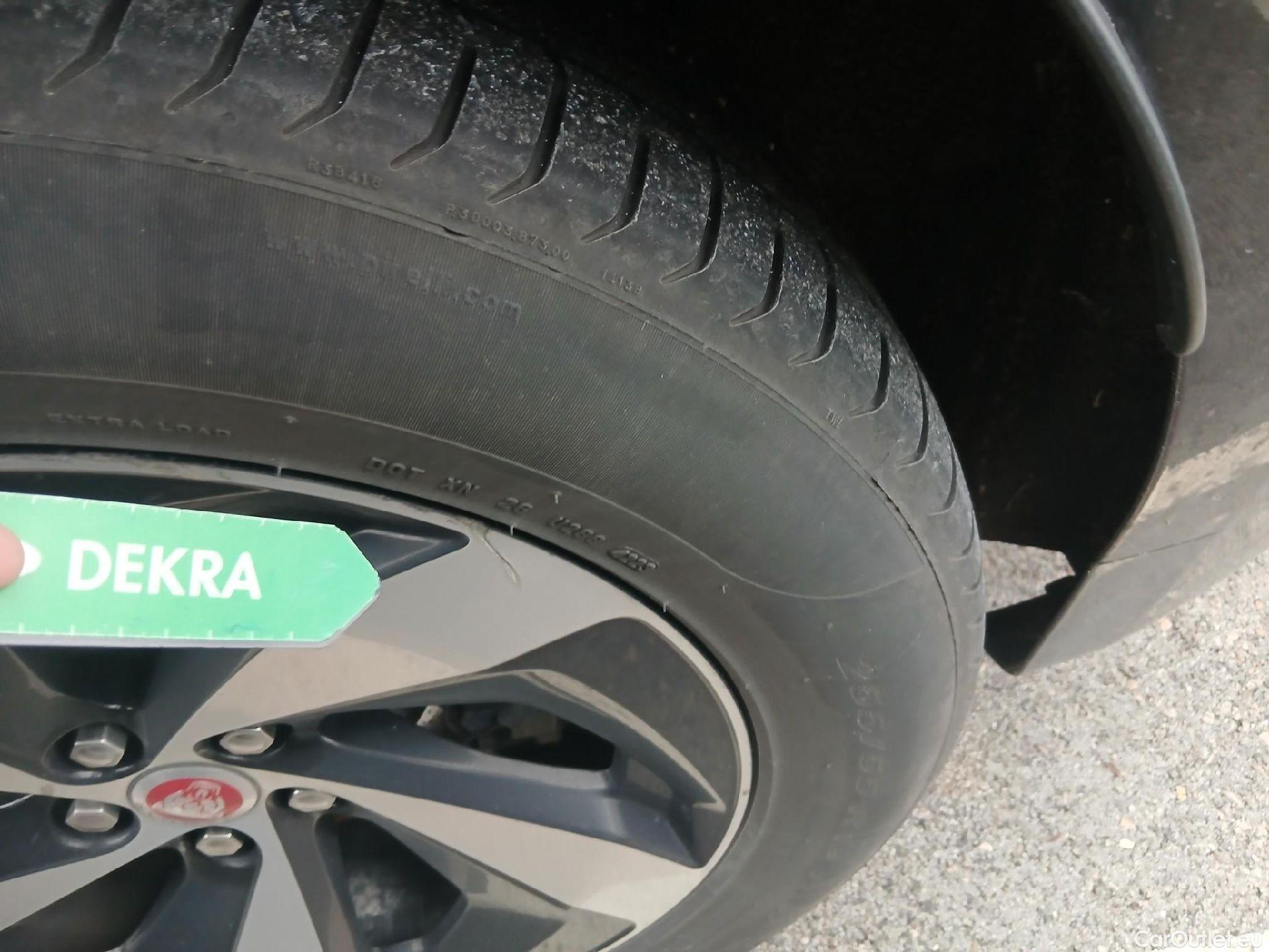  Jaguar  F-PACE JAGUAR  / 2020 / 5P / todoterreno 2.0D I4 204PS AWD Auto MHEV Standard S #9