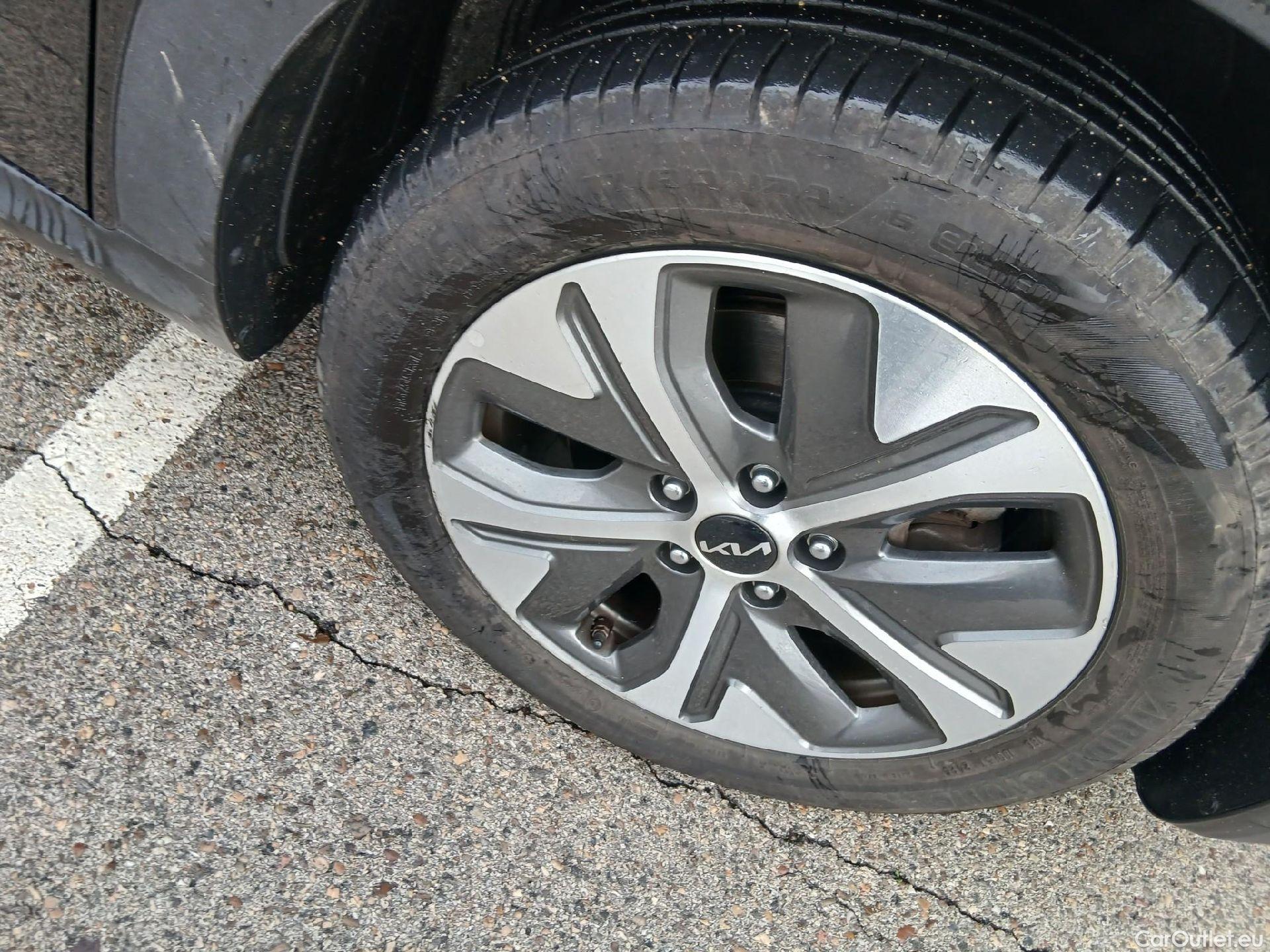  KIA  Niro KIA e- / 2016 / 5P / crossover e- 150kW (204CV) Drive (Long Range) #6