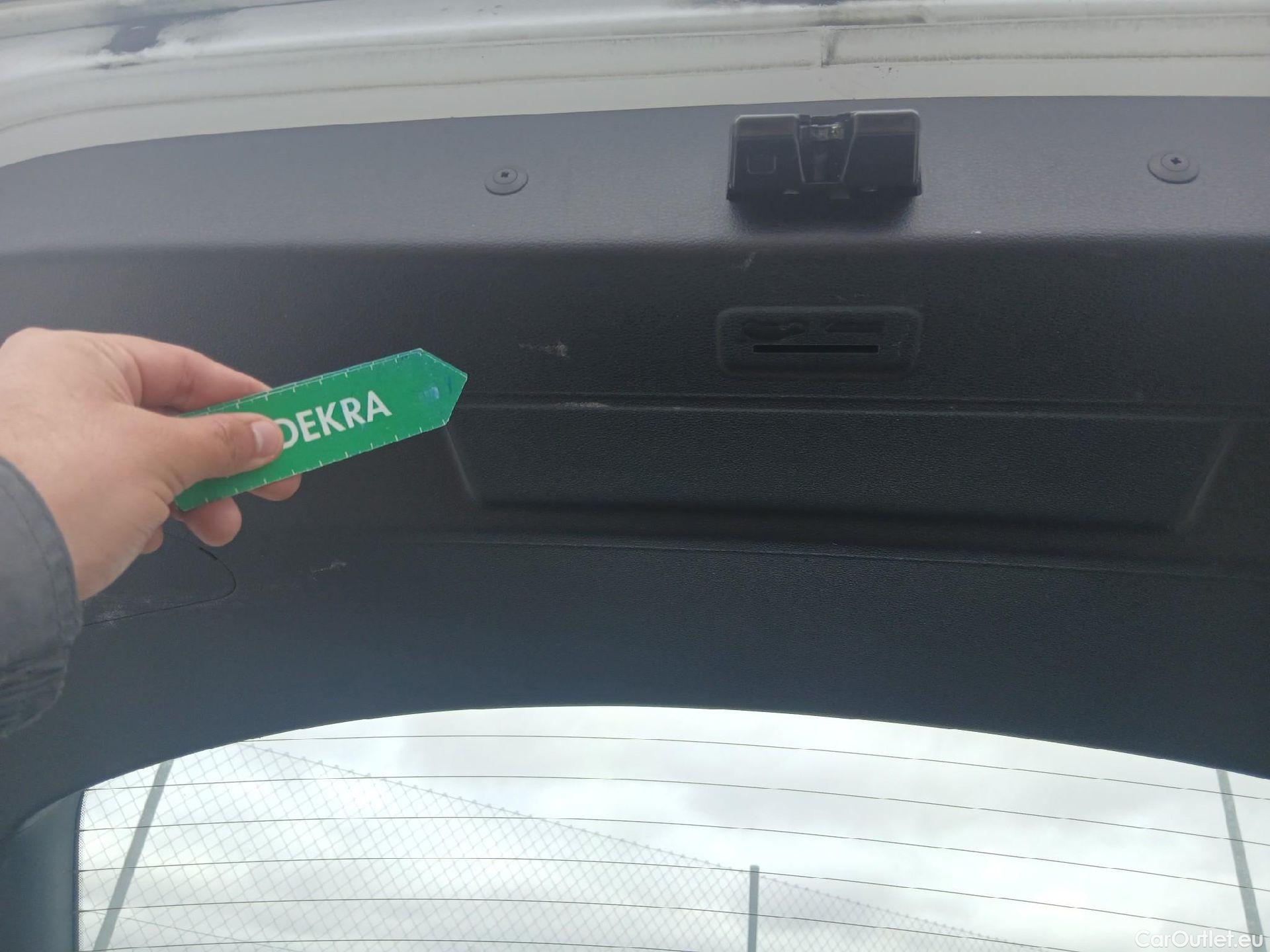  KIA  Cee'd KIA Ceed / 2018 / 5P / berlina con portón 1.0 T-GDi 88kW (120CV) Concept #3