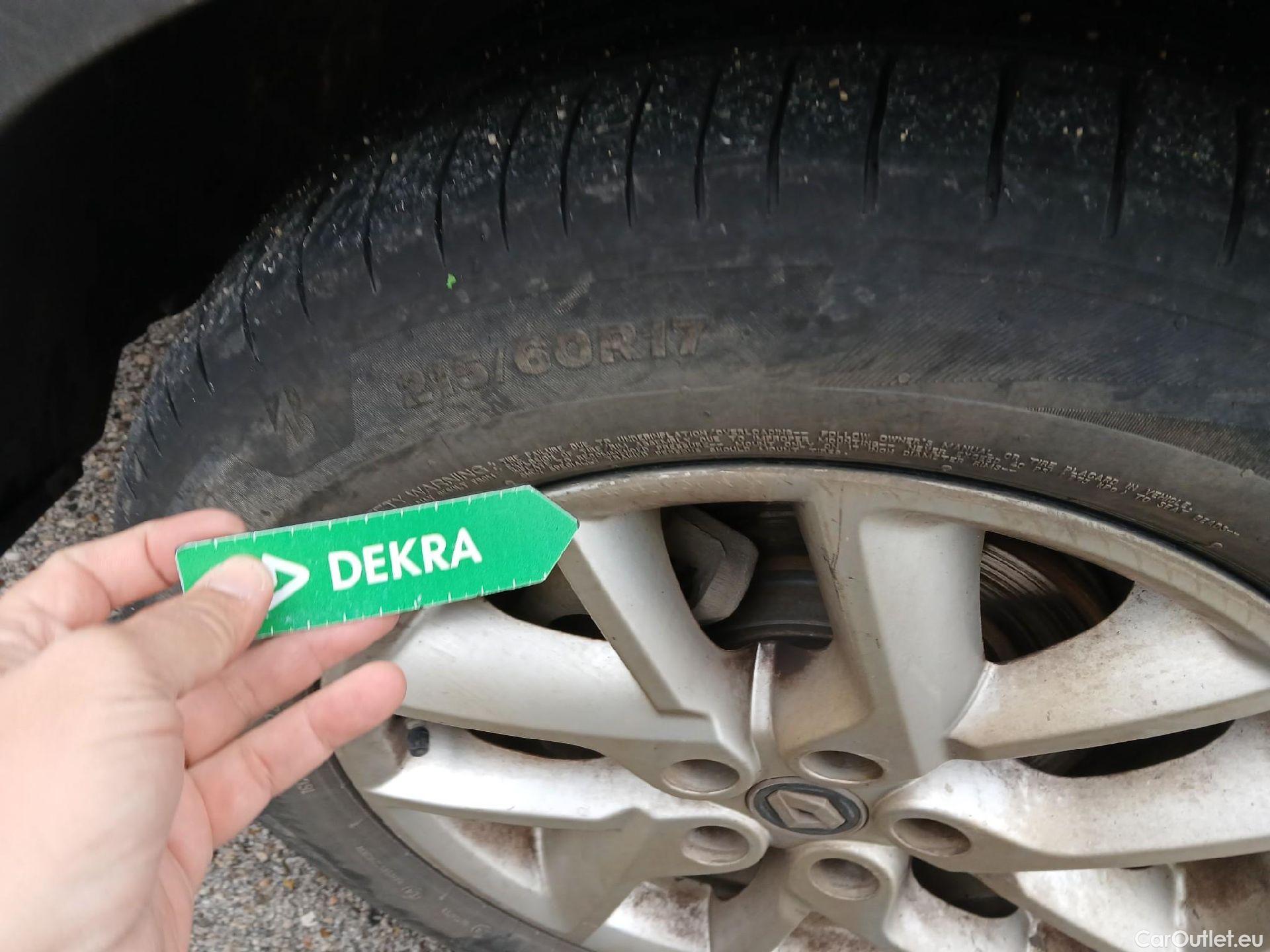  Renault  Kadjar RENAULT  5p 1G berlina con portón Tech Road Energy dCi 96kW (130CV) 4x4 #25