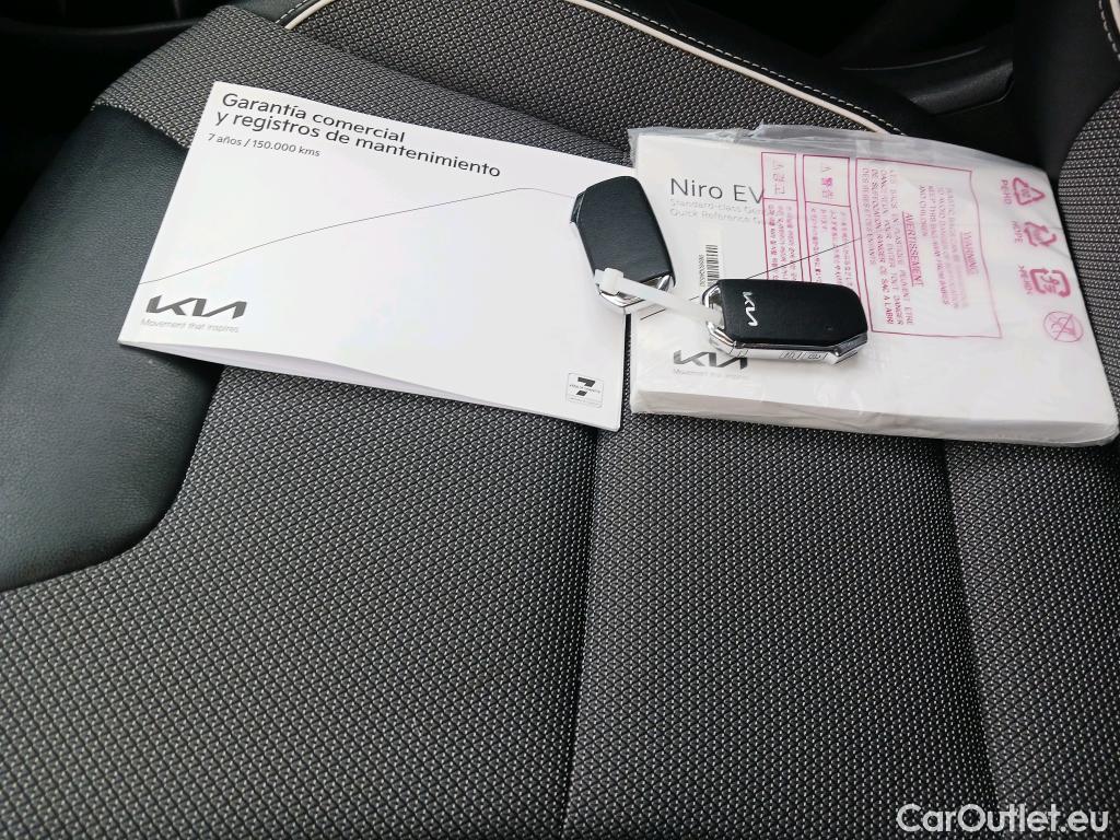  KIA  Niro KIA e- / 2016 / 5P / crossover e- 150kW (204CV) Drive (Long Range) #15