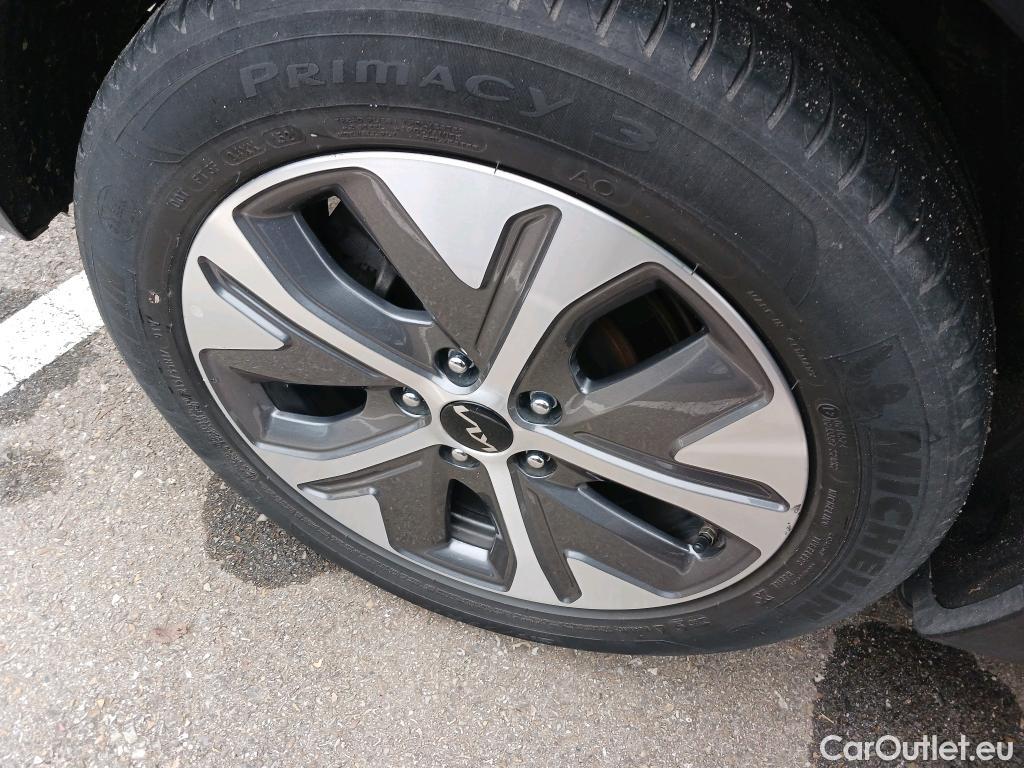  KIA  Niro KIA e- / 2016 / 5P / crossover e- 150kW (204CV) Drive (Long Range) #27