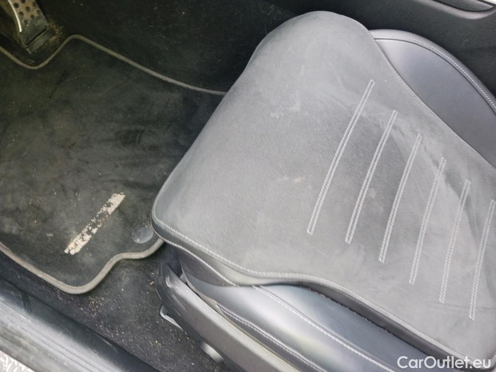  Mercedes  C-Klasse MERCEDES-BENZ Clase C / 2021 / 4P / sedán C 220 d #12