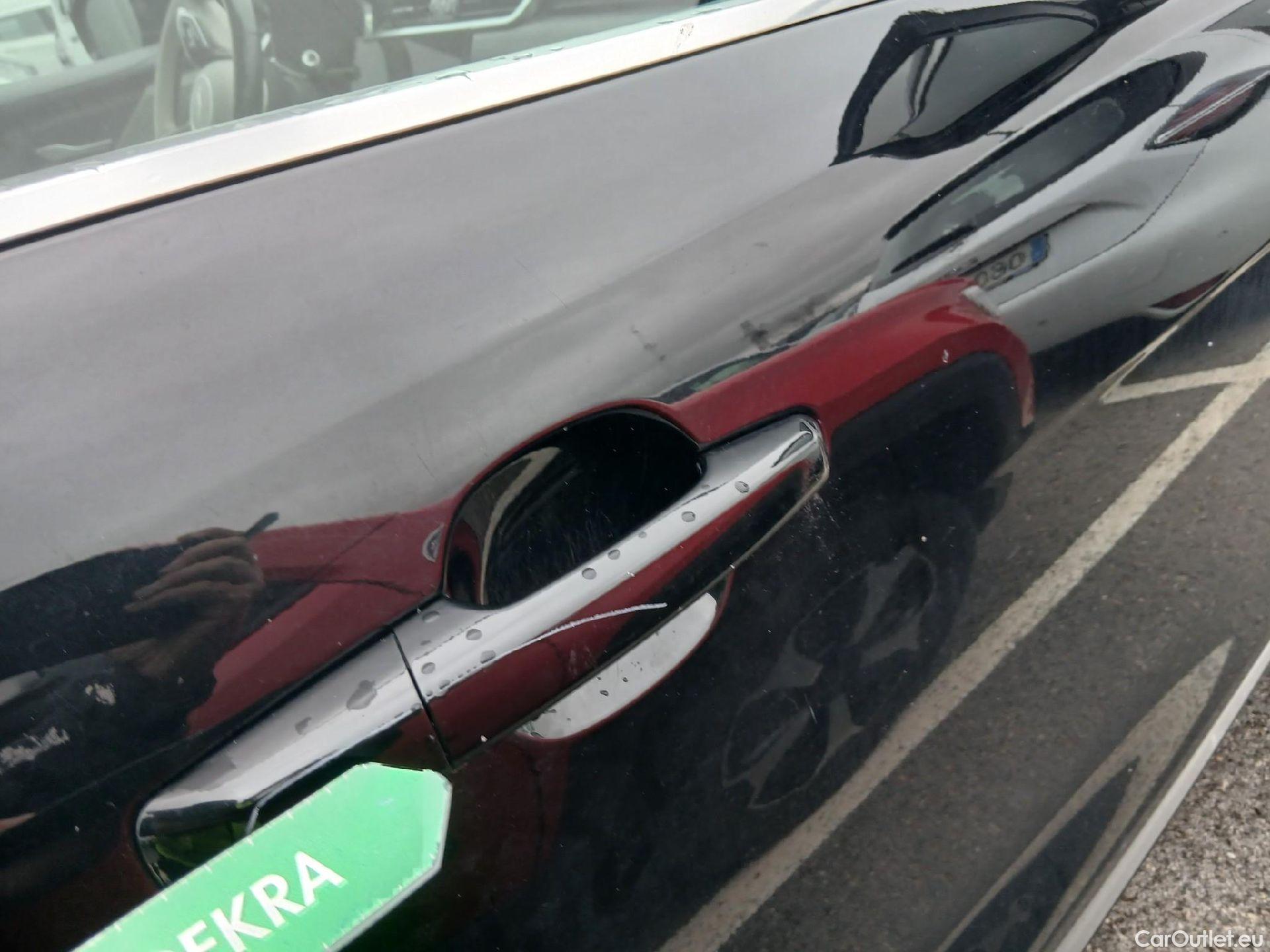  Jaguar  F-PACE JAGUAR  / 2020 / 5P / todoterreno 2.0D I4 204PS AWD Auto MHEV Standard S #42