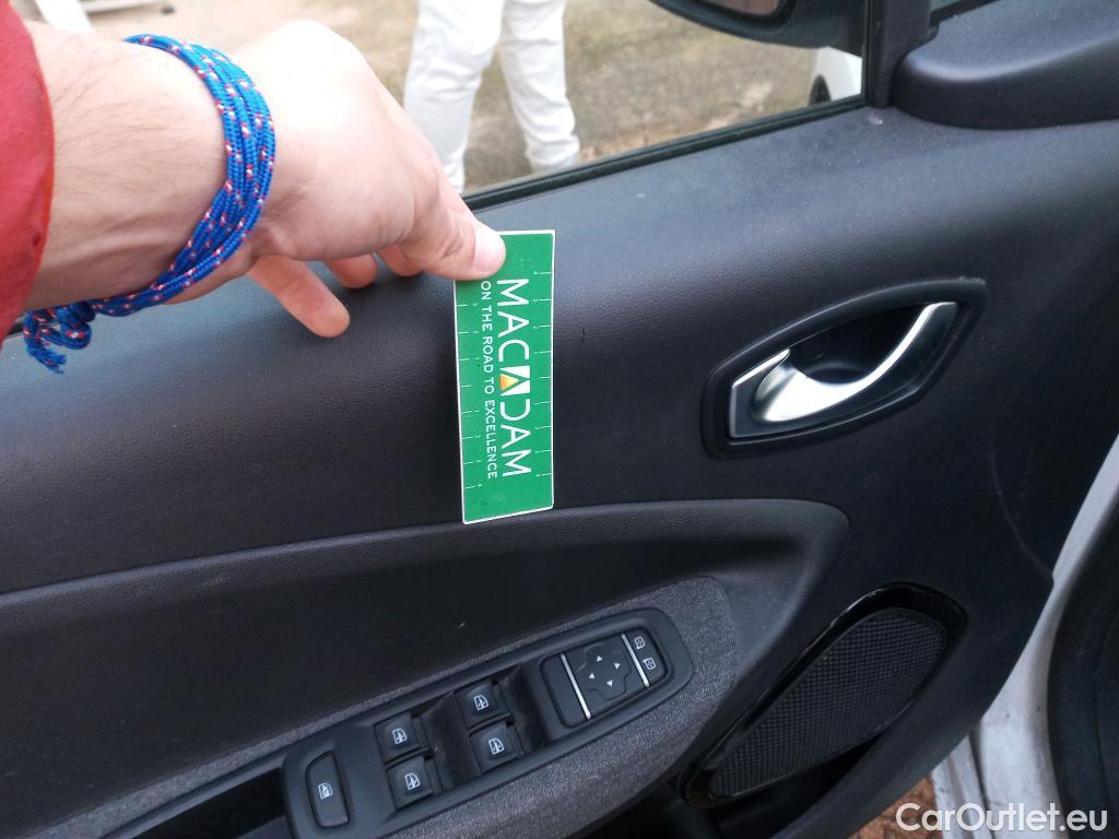  Renault  Zoe RENAULT  / 2019 / 5P / berlina con portón Intens 100 kW R135 Batería 50kWh #8