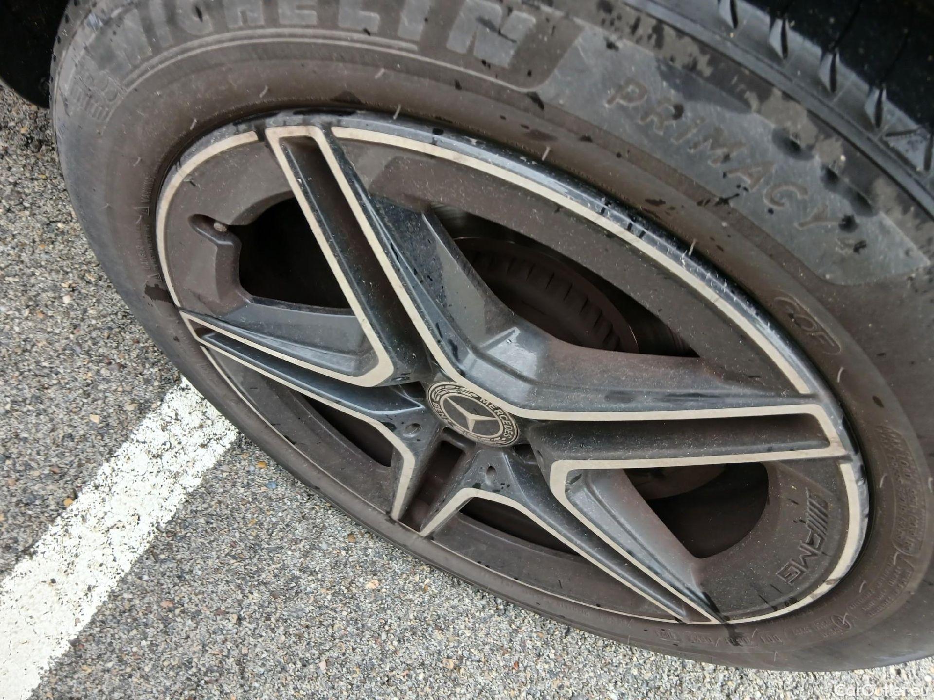  Mercedes  G-Klasee MERCEDES-BENZ Clase GLC / 2019 / 5P / todoterreno GLC 300 de 4MATIC #2