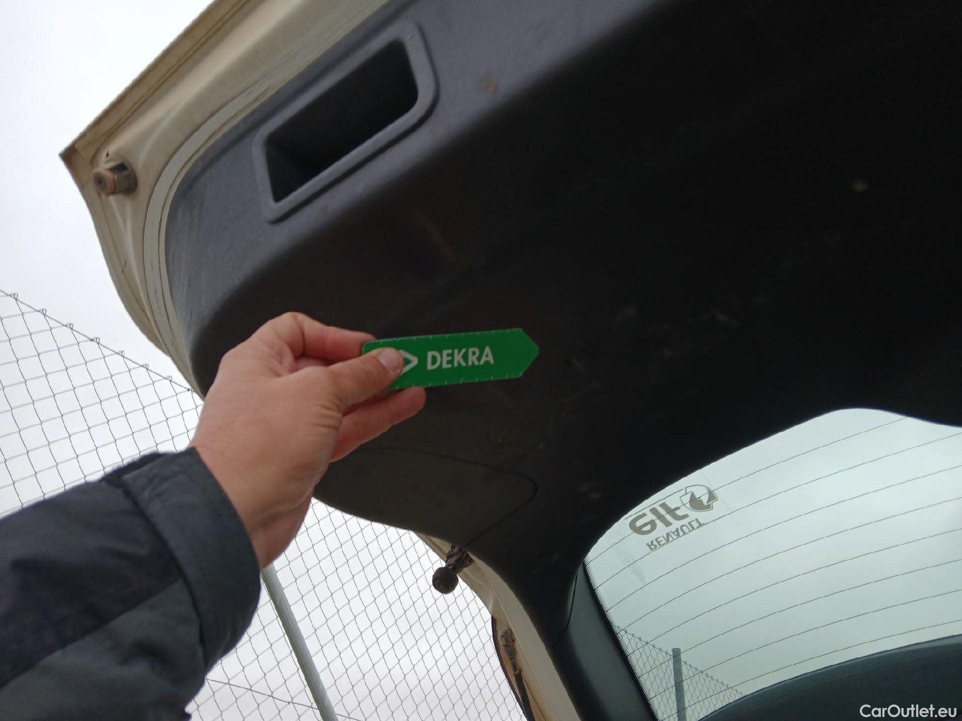  Renault  Kadjar RENAULT  5p 1G berlina con portón Tech Road Energy dCi 96kW (130CV) 4x4 #14