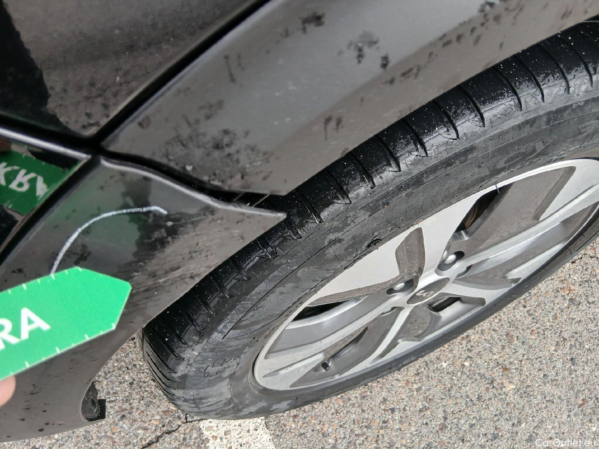  KIA  Niro KIA e- / 2016 / 5P / crossover e- 150kW (204CV) Drive (Long Range) #26