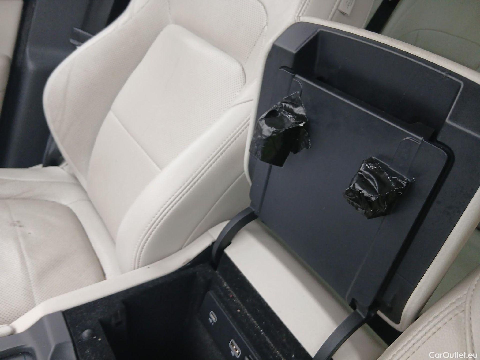  Jaguar  F-PACE JAGUAR  / 2020 / 5P / todoterreno 2.0D I4 204PS AWD Auto MHEV Standard S #3