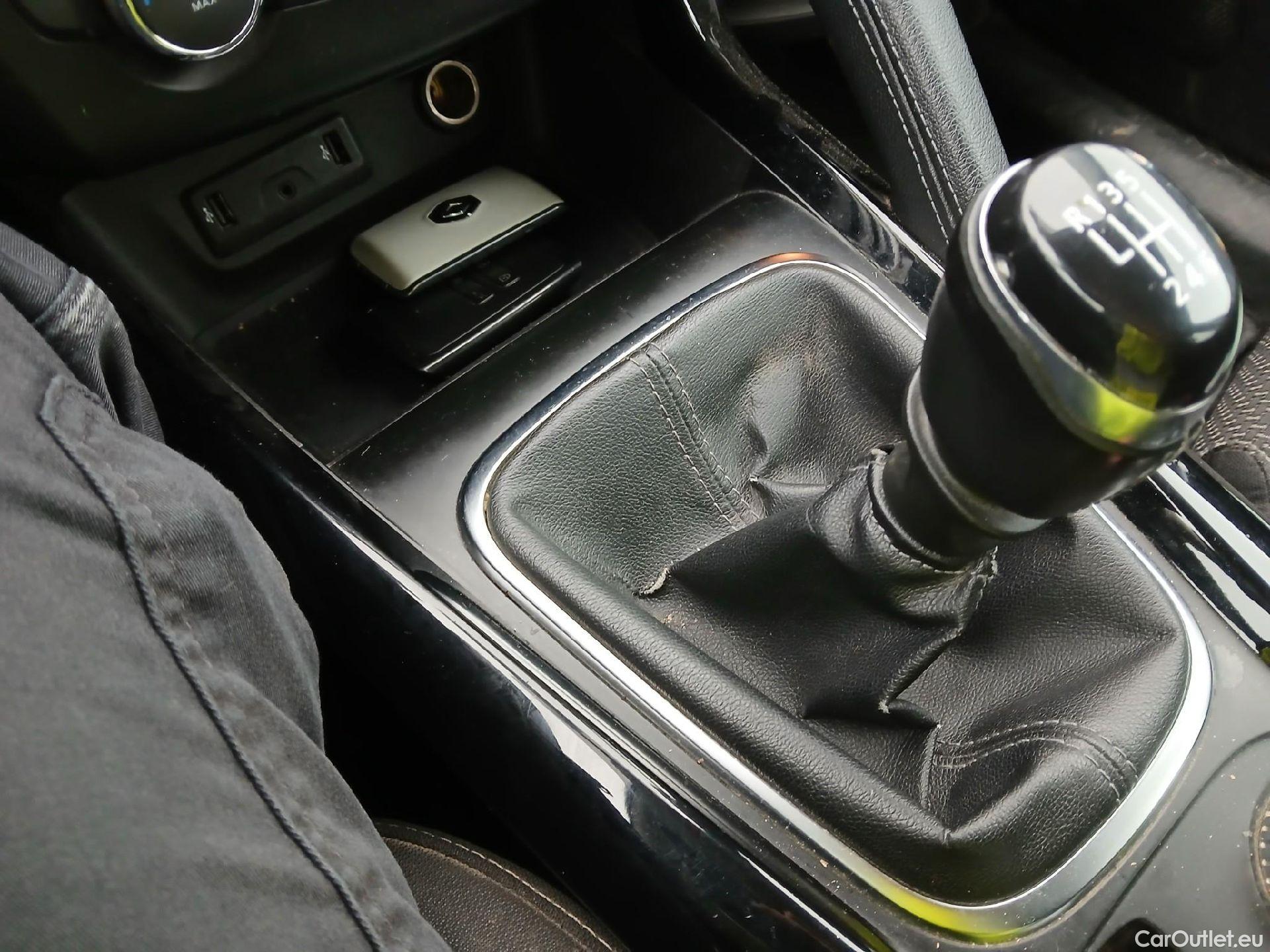  Renault  Kadjar RENAULT  5p 1G berlina con portón Tech Road Energy dCi 96kW (130CV) 4x4 #3