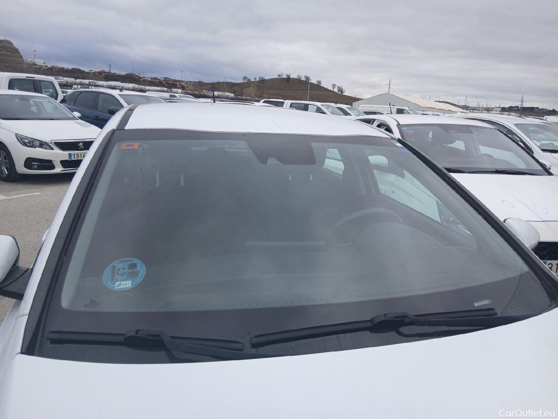  KIA  Cee'd KIA Ceed / 2018 / 5P / berlina con portón 1.0 T-GDi 88kW (120CV) Concept #8