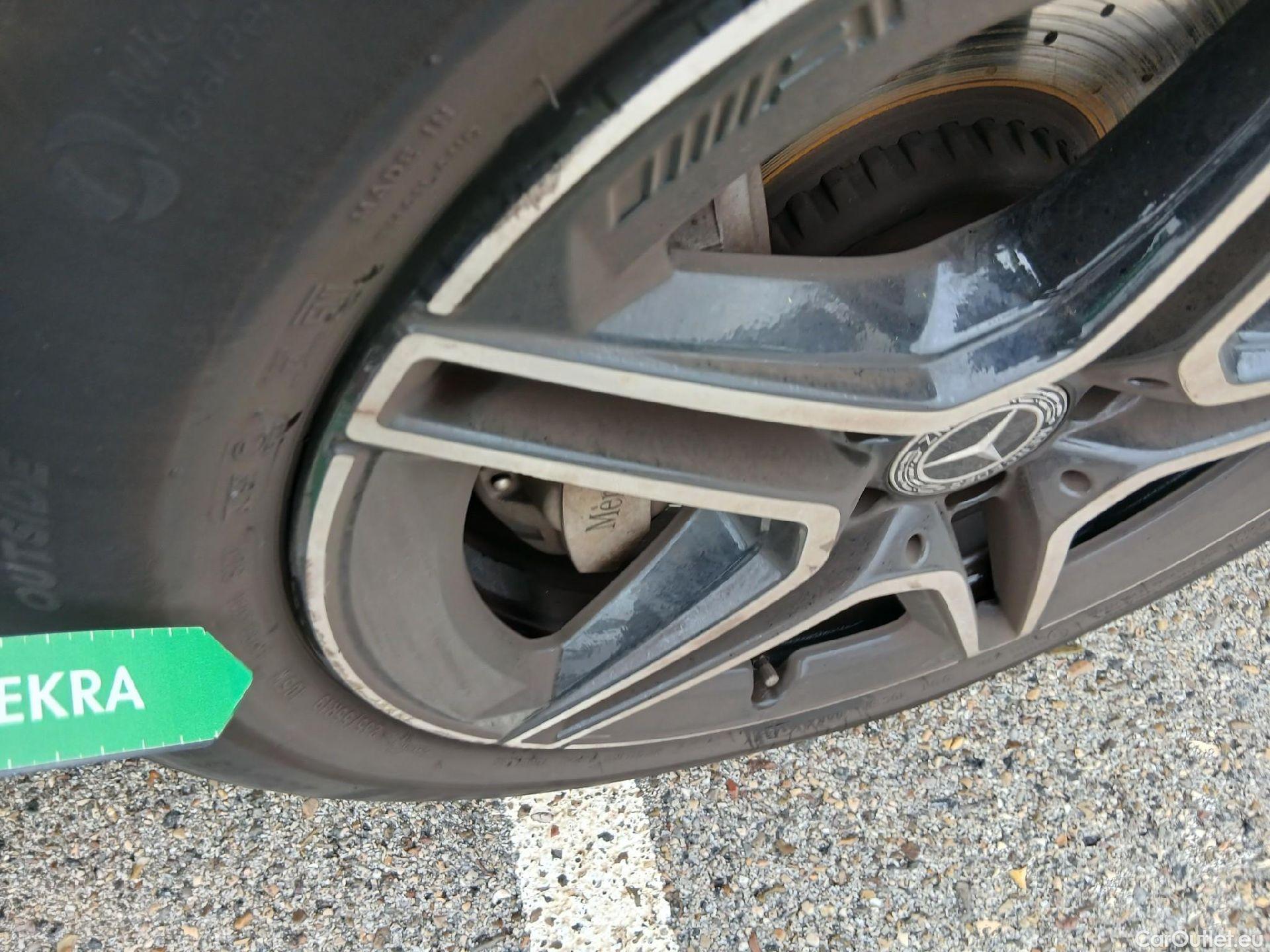  Mercedes  G-Klasee MERCEDES-BENZ Clase GLC / 2019 / 5P / todoterreno GLC 300 de 4MATIC #6