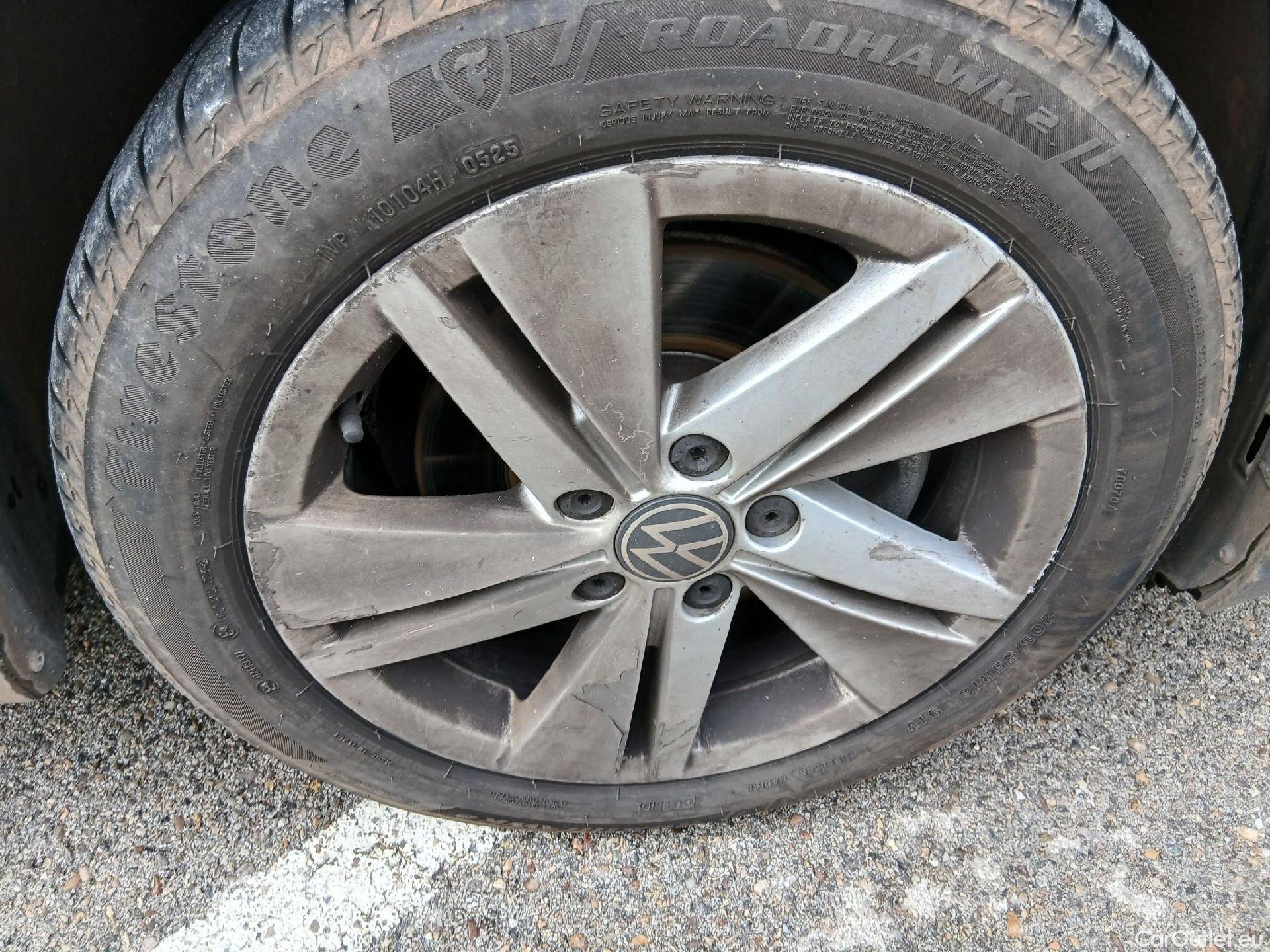  Volkswagen  Golf  VOLKSWAGEN / 2020 / 5P / familiar Life 1.5 eTSI 110kW (150CV) DSG Variant #42