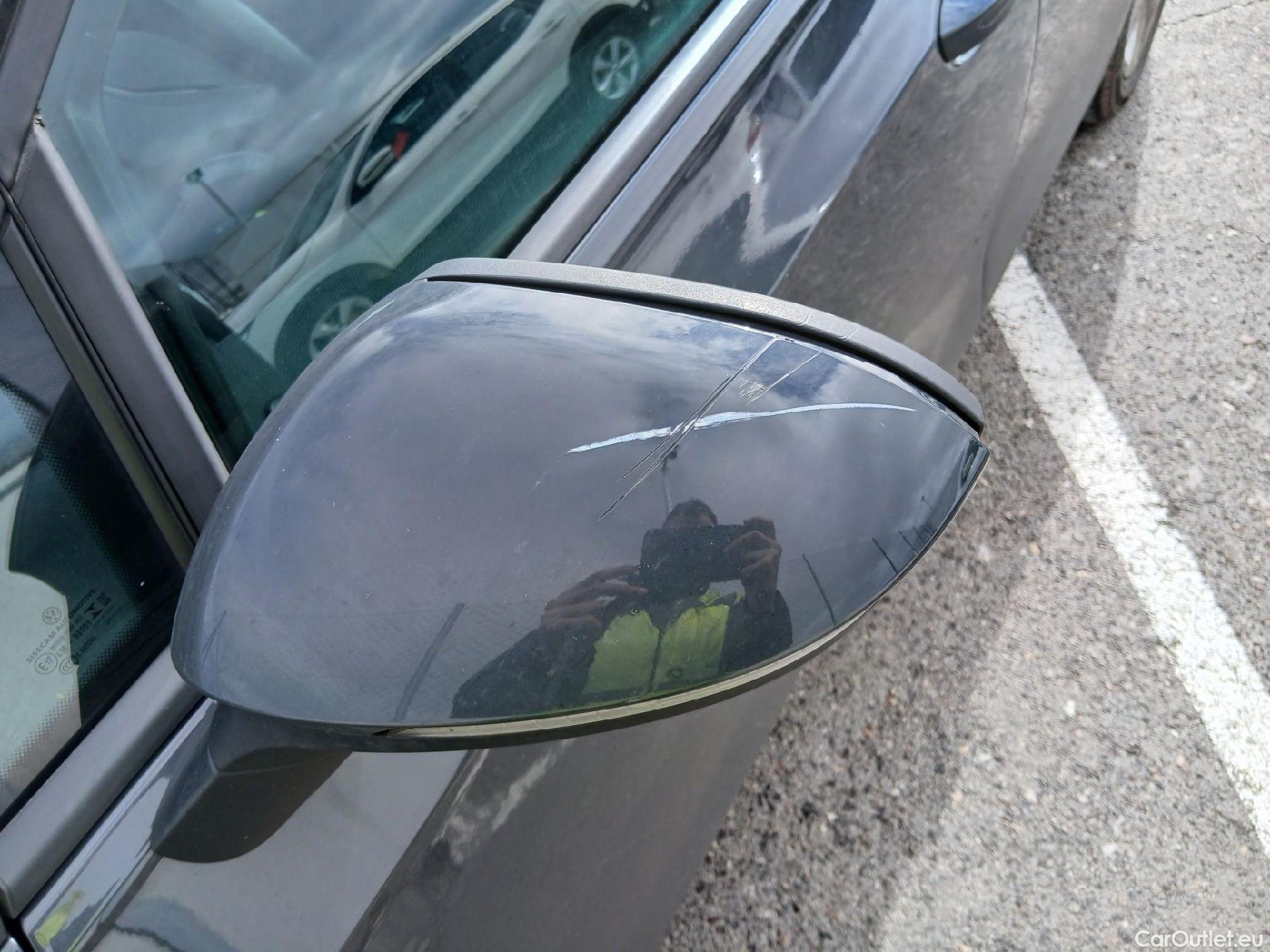  Volkswagen  Golf  VOLKSWAGEN / 2020 / 5P / familiar Life 1.5 eTSI 110kW (150CV) DSG Variant #9