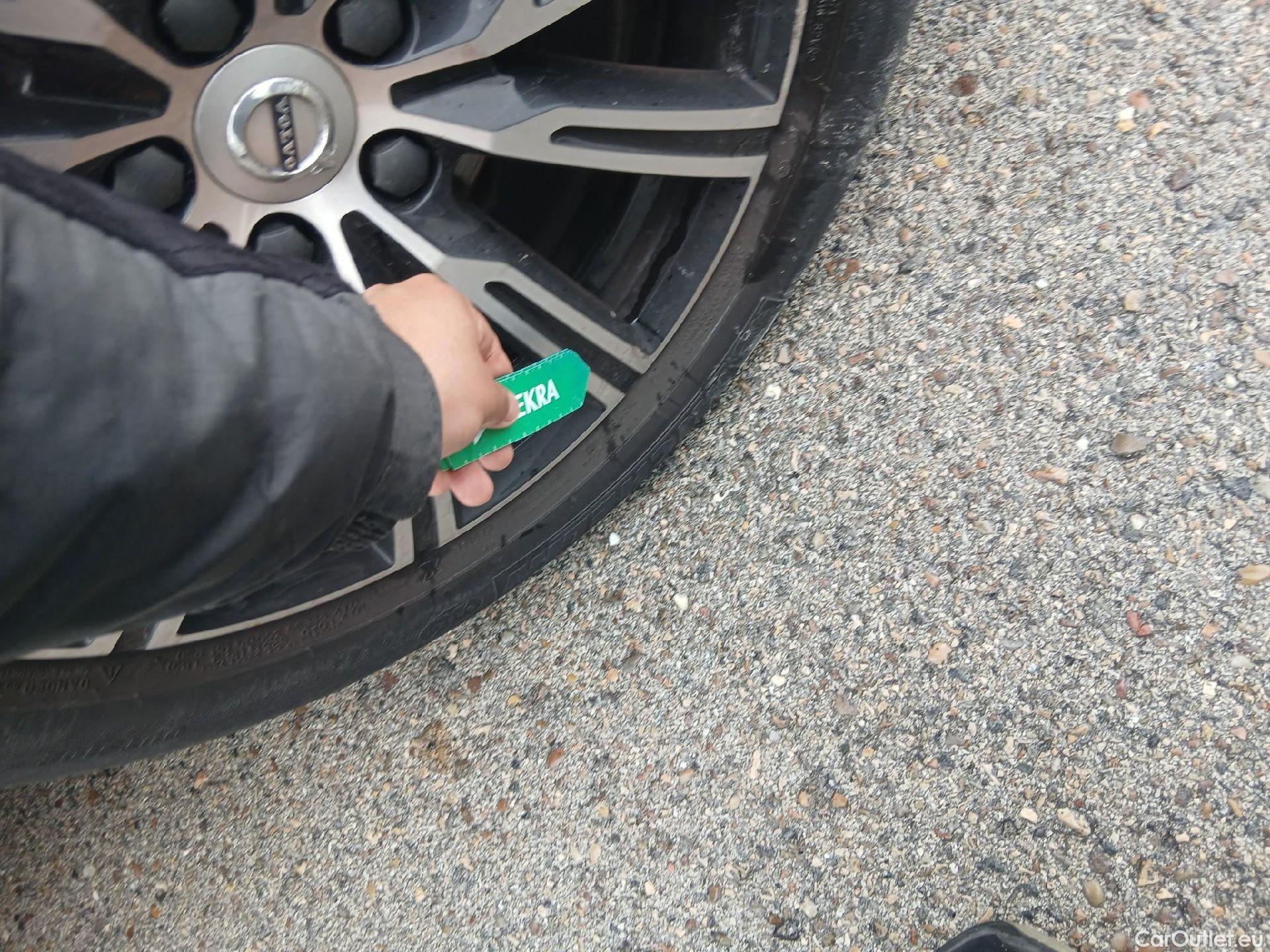  Volvo  XC60 VOLVO  / 2017 / 5P / todoterreno 2.0 D4 AWD Inscription Auto #15