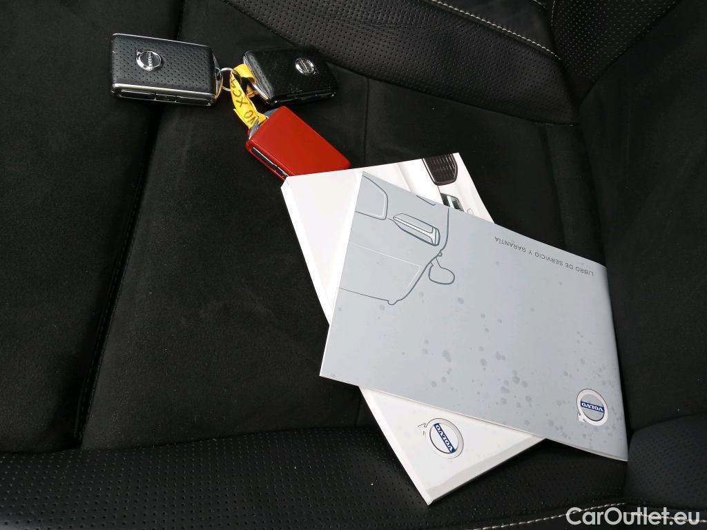  Volvo  XC 40 VOLVO XC40 / 2017 / 5P / todoterreno 2.0 D4 AWD R-Design Auto #9