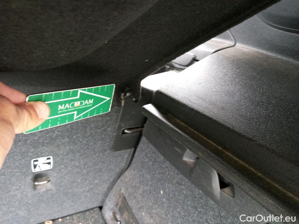  Volvo  XC 40 VOLVO XC40 / 2017 / 5P / todoterreno 2.0 D4 AWD R-Design Auto #1