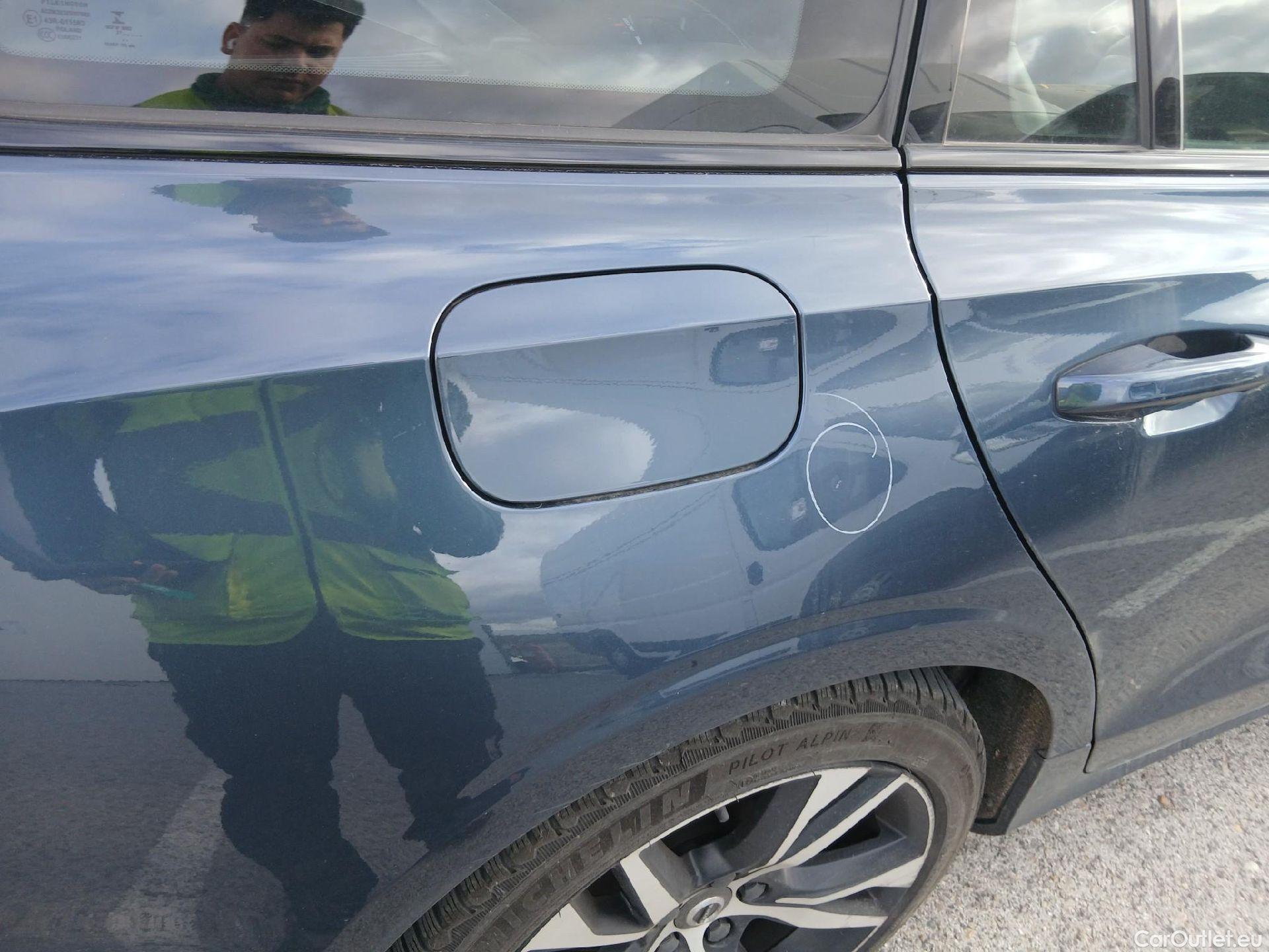  Volvo  V60 VOLVO  / 2018 / 5P / familiar 2.0 B4 (D) R-Design Auto #9