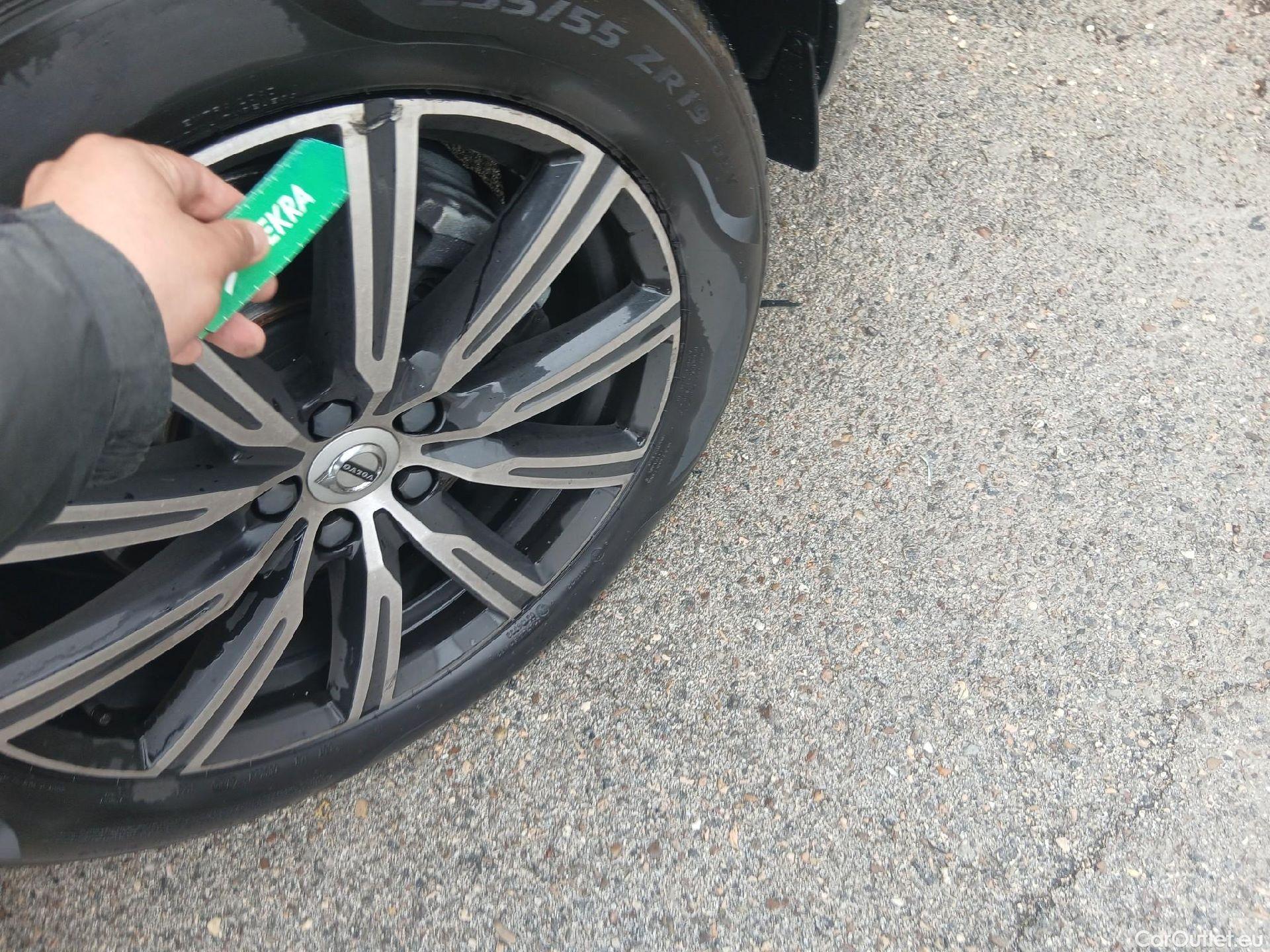  Volvo  XC60 VOLVO  / 2017 / 5P / todoterreno 2.0 D4 AWD Inscription Auto #26