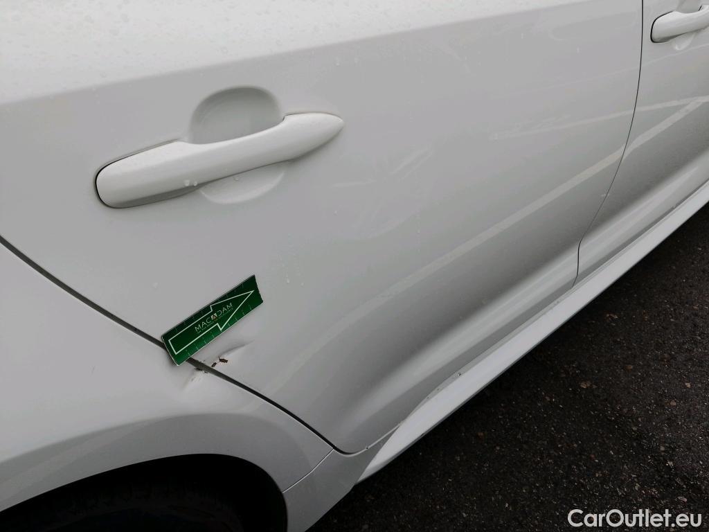  Toyota  Corolla TOYOTA  / 2019 / 5P / familiar 1.8 125H ACTIVE TECH E-CVT TOU SPORT #1