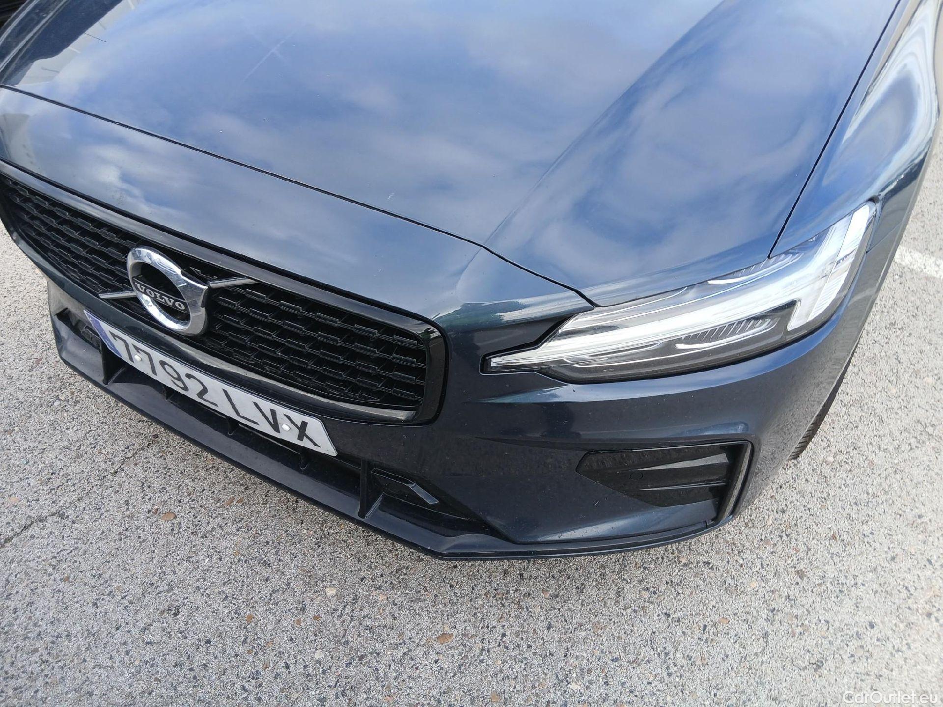  Volvo  V60 VOLVO  / 2018 / 5P / familiar 2.0 B4 (D) R-Design Auto #6