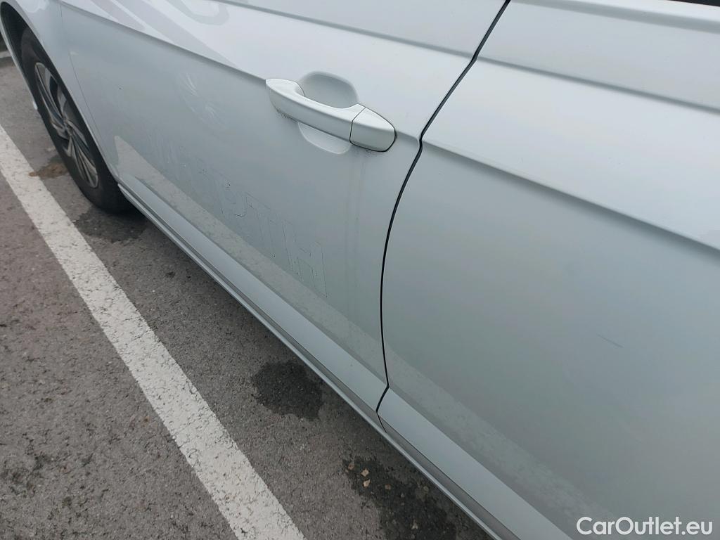  Volkswagen  Polo VOLKSWAGEN  / 2021 / 5P / berlina con portón Life 1.0 TSI 70kW (95CV) #5