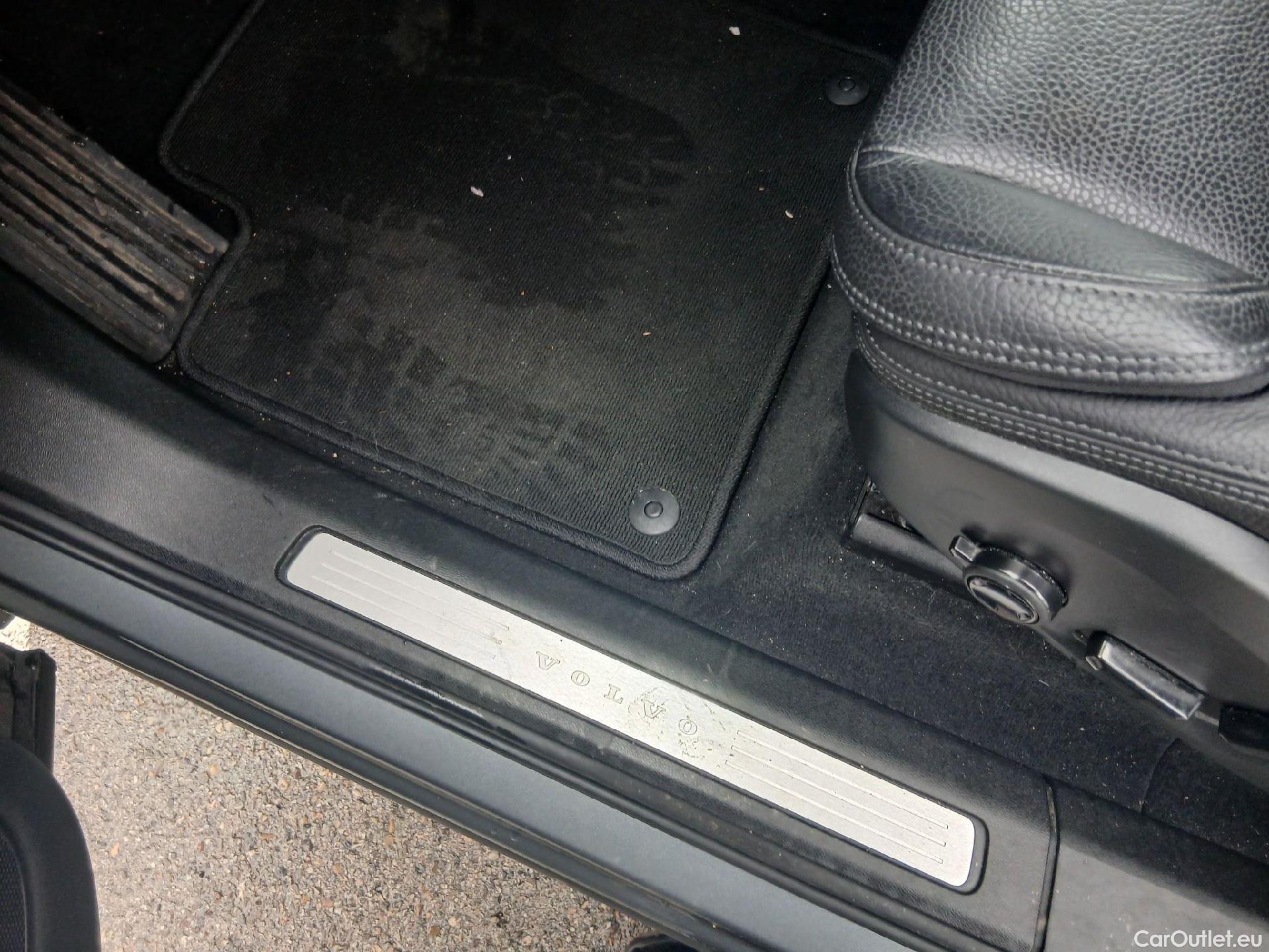  Volvo  XC60 VOLVO  / 2017 / 5P / todoterreno 2.0 D4 AWD Inscription Auto #8