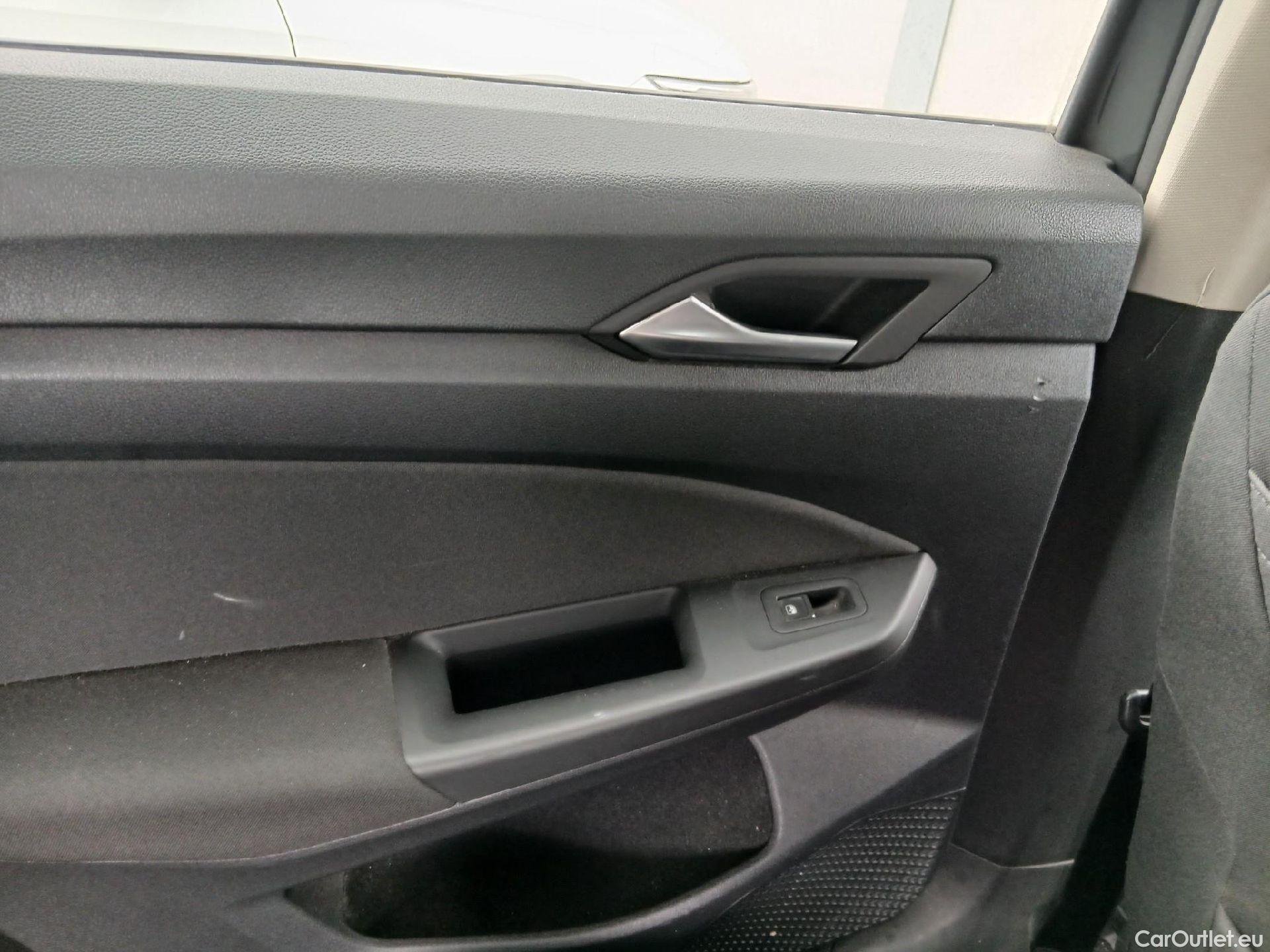  Volkswagen  Golf  VOLKSWAGEN / 2020 / 5P / familiar Life 1.5 eTSI 110kW (150CV) DSG Variant #37