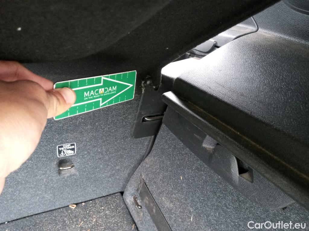  Volvo  XC 40 VOLVO XC40 / 2017 / 5P / todoterreno 2.0 D4 AWD R-Design Auto #2