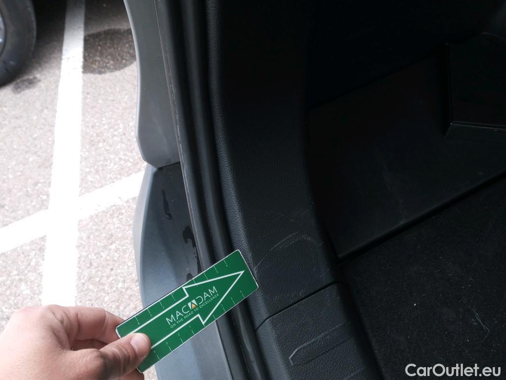  Toyota  RAV4 TOYOTA  / 2018 / 5P / todoterreno 2.5l 220H Advance #6