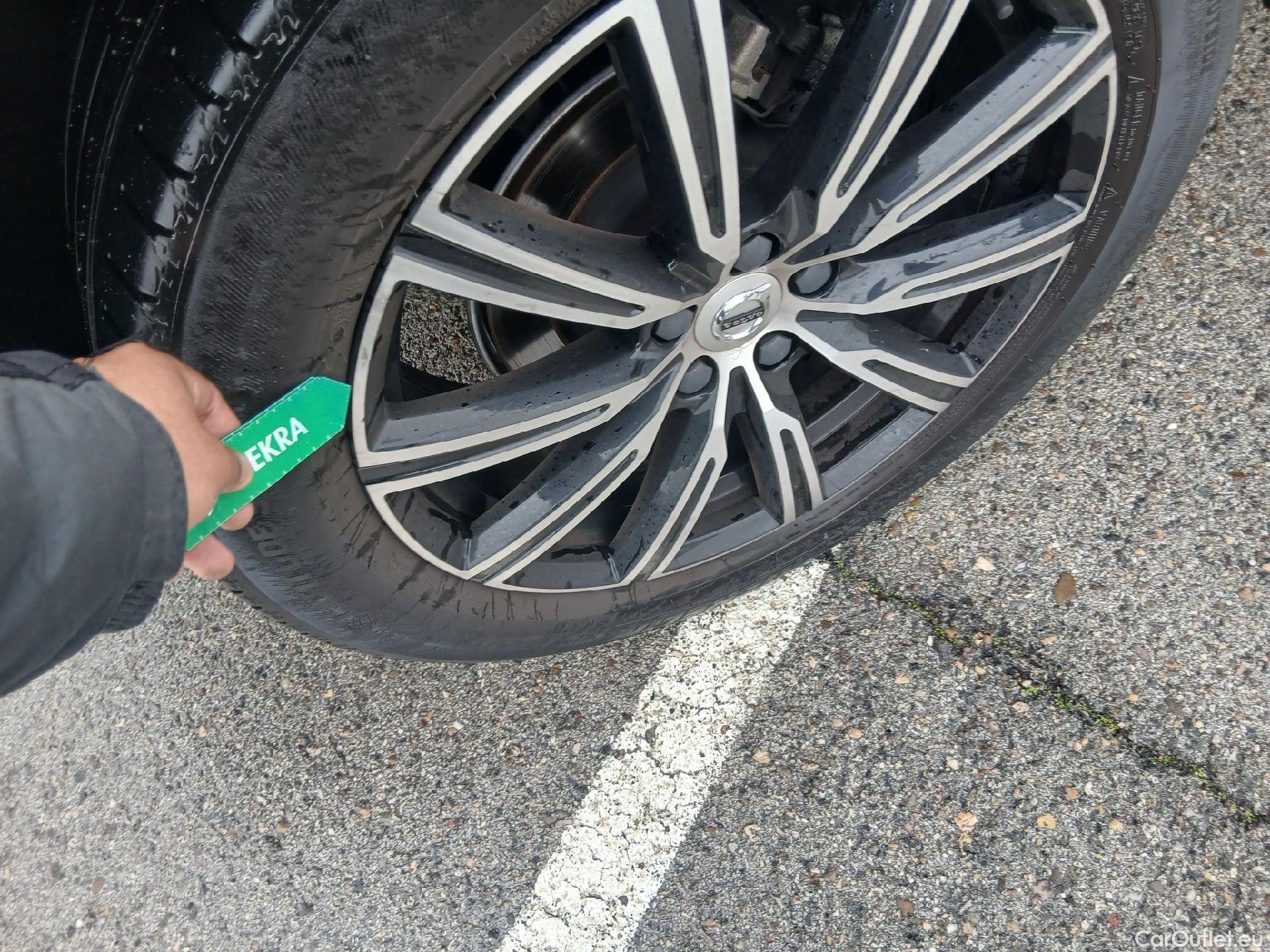  Volvo  XC60 VOLVO  / 2017 / 5P / todoterreno 2.0 D4 AWD Inscription Auto #23