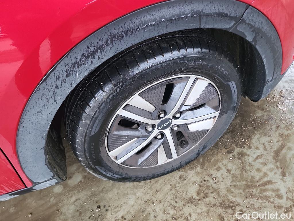  KIA  Niro KIA  / 2019 / 5P / crossover 1.6 GDi HEV 104kW (141CV) Drive #7