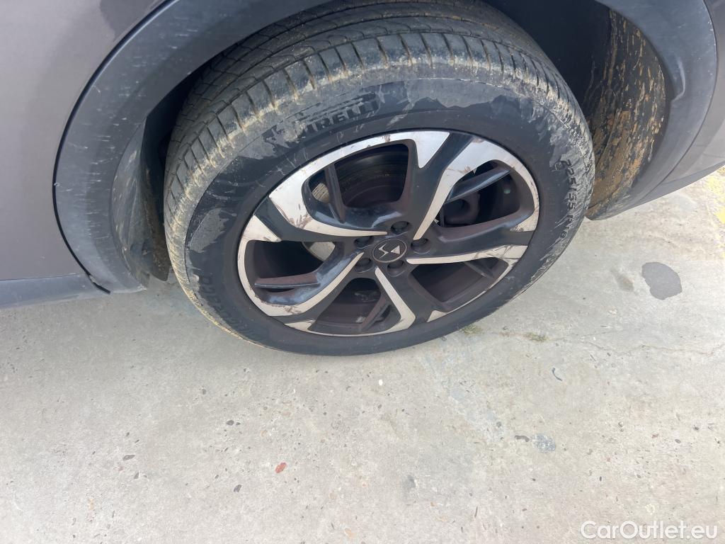  DS  DS7 DS DS 7 Crossback / 2017 / 5P / todoterreno BlueHDi DE 96kW (130CV) Auto. CHIC (AC) #1