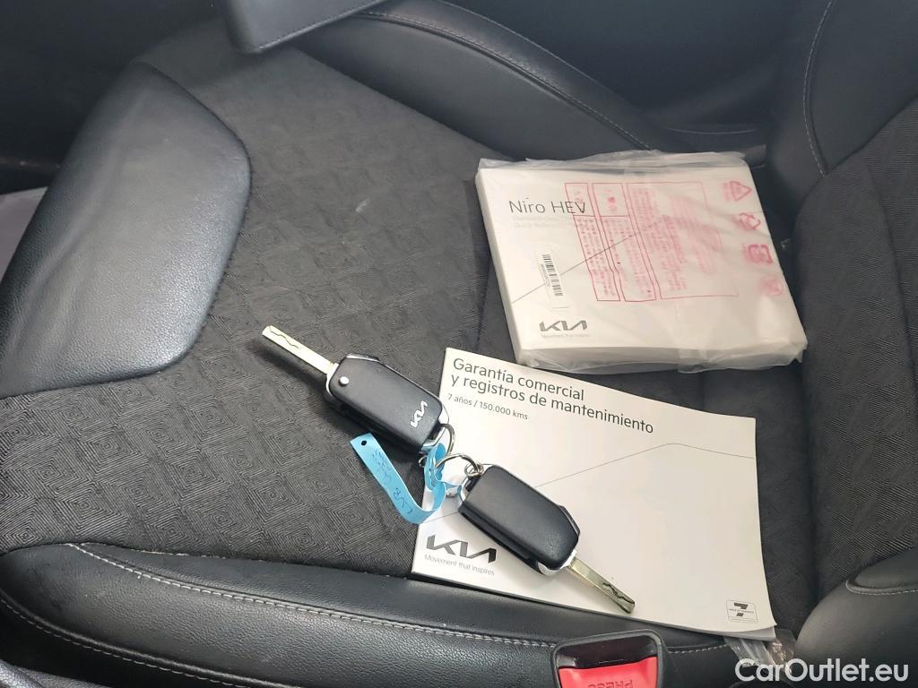  KIA  Niro KIA  / 2019 / 5P / crossover 1.6 GDi HEV 104kW (141CV) Drive #23
