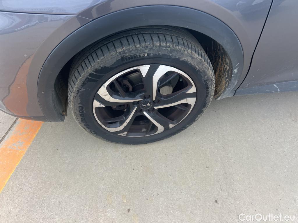  DS  DS7 DS DS 7 Crossback / 2017 / 5P / todoterreno BlueHDi DE 96kW (130CV) Auto. CHIC (AC) #3