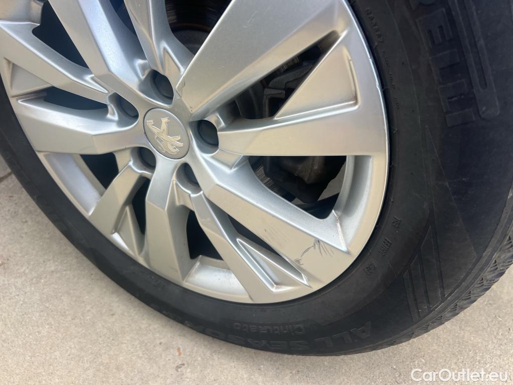  Peugeot  3008 PEUGEOT  / 2016 / 5P / todoterreno 1.5L BlueHDi 96kW (130CV) S&S Active (AC2) #5