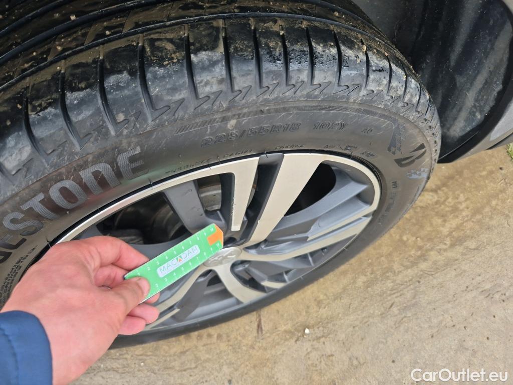  Peugeot  3008 PEUGEOT  / 2020 / 5P / todoterreno 1.5 BlueHDi 96kW (130CV) S&S Allure EAT8 #8