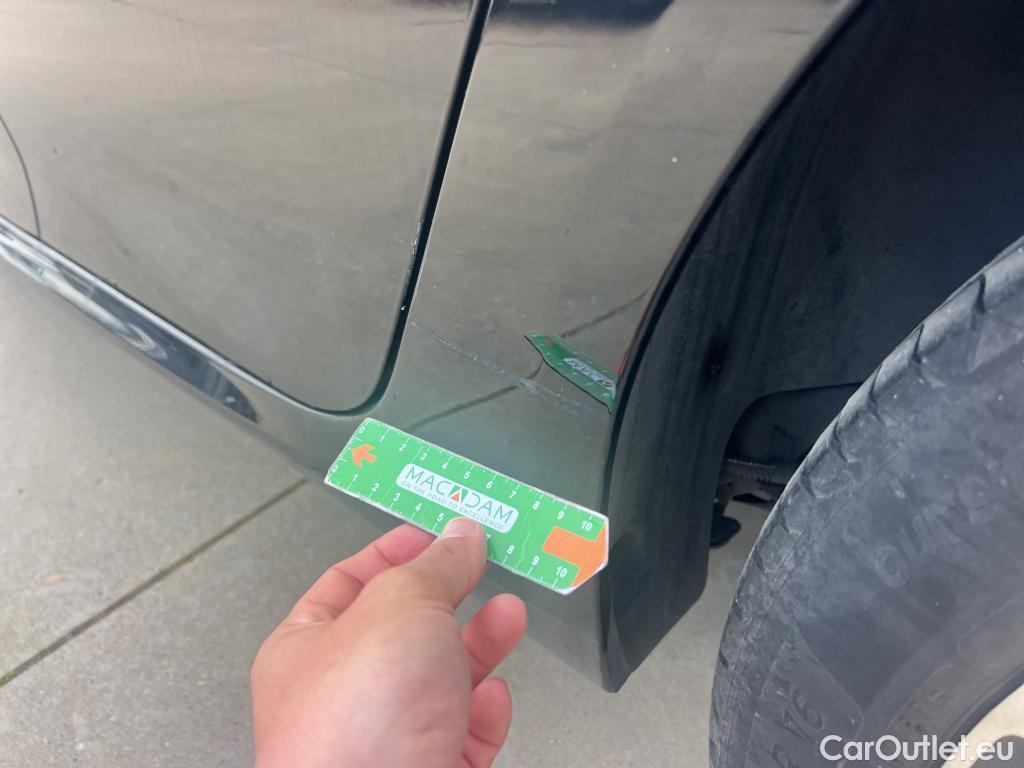  Peugeot  208 PEUGEOT  / 2019 / 5P / berlina con portón BlueHDi 73kW (100CV) Allure Pack #19