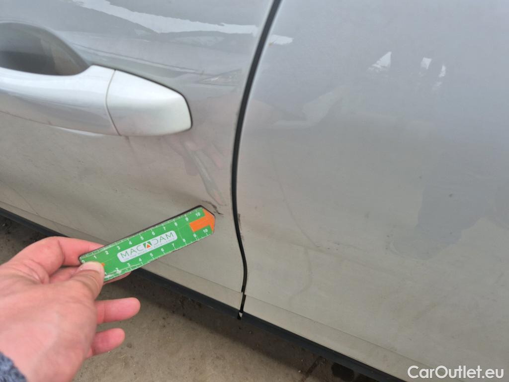  Renault  Clio RENAULT  / 2019 / 5P / berlina con portón Business TCe 67 kW (90CV) #12