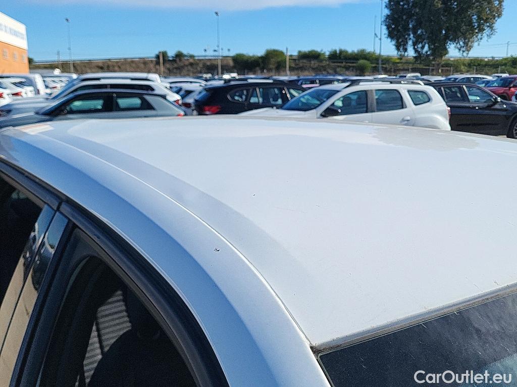  Peugeot  2008 PEUGEOT  / 2019 / 5P / todoterreno Active Pack BlueHDI 81kW (110CV) #29