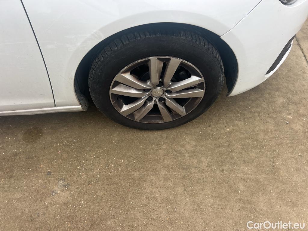  Peugeot  308 PEUGEOT  5p 2G berlina con portón 5p Active 1.6 BlueHDi 73KW (100CV) #20