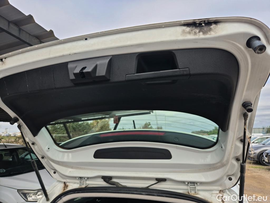  Renault  Clio RENAULT  / 2019 / 5P / berlina con portón Business TCe 67 kW (90CV) #9