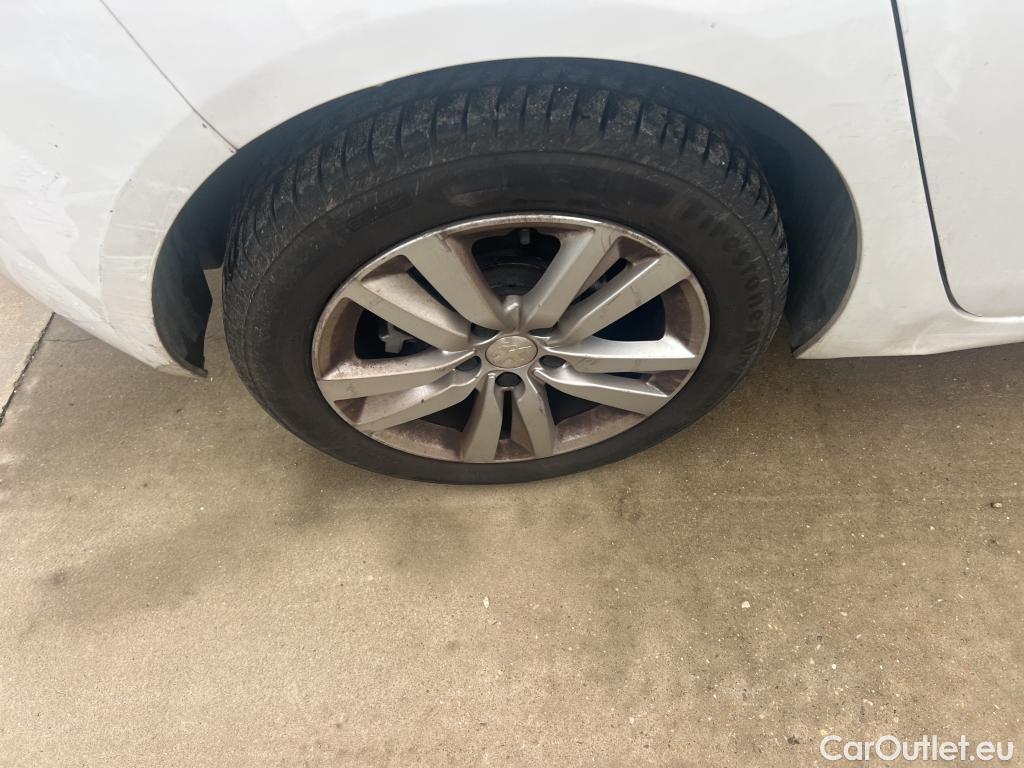  Peugeot  308 PEUGEOT  5p 2G berlina con portón 5p Active 1.6 BlueHDi 73KW (100CV) #18