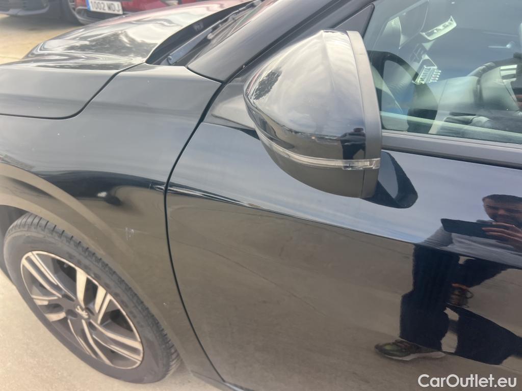  Peugeot  208 PEUGEOT  / 2019 / 5P / berlina con portón BlueHDi 73kW (100CV) Allure Pack #31