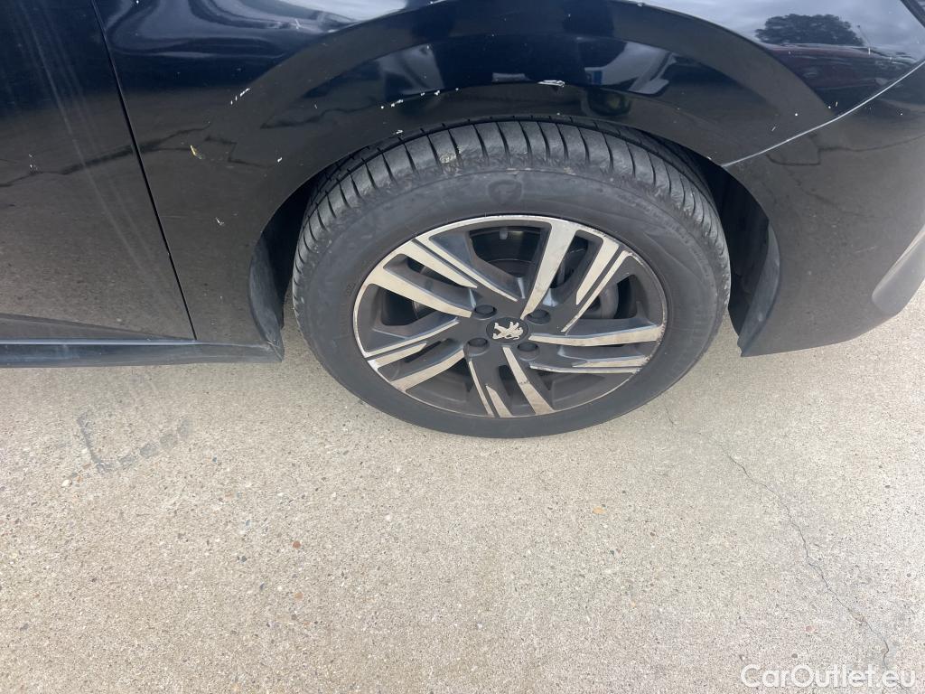  Peugeot  208 PEUGEOT  / 2019 / 5P / berlina con portón BlueHDi 73kW (100CV) Allure Pack #10