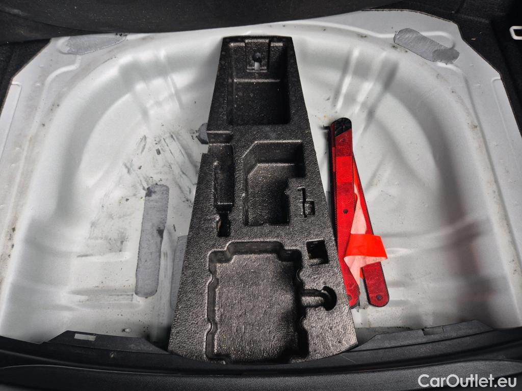  Land Rover  Discovery SEAT Nuevo León / 2020 / 5P / berlina con portón 2.0 TDI 85kW S&S Style Go (AC3) #21