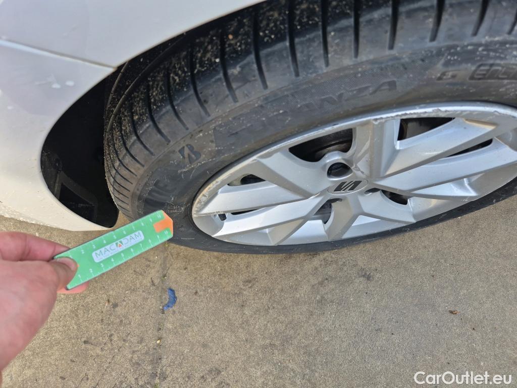  Seat  Leon SEAT Nuevo León / 2020 / 5P / familiar SP 2.0 TDI 85kW Style Go(SP) #9