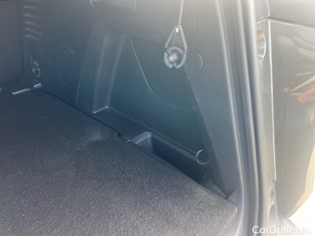  Peugeot  3008 PEUGEOT  / 2016 / 5P / todoterreno 1.5L BlueHDi 96kW (130CV) S&S Active (AC2) #22