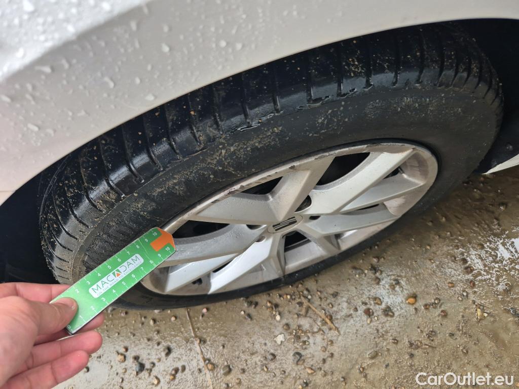  Land Rover  Discovery SEAT Nuevo León / 2020 / 5P / berlina con portón 2.0 TDI 85kW S&S Style Go (AC3) #32