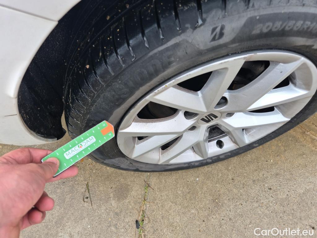  Land Rover  Discovery SEAT Nuevo León / 2020 / 5P / berlina con portón 2.0 TDI 85kW S&S Style Go (AC3) #36